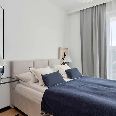 아파트 Stylish With Parking And Balcony By Renters 그디니아