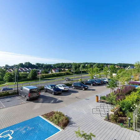 Stylish With Parking And Balcony By Renters شقة *